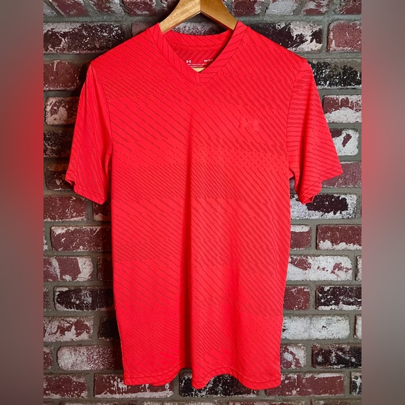 Women’s Under Armour Heat Gear Neon Vibrant Pink Graphic Loose Short Sleeve Tee - Picture 1 of 6